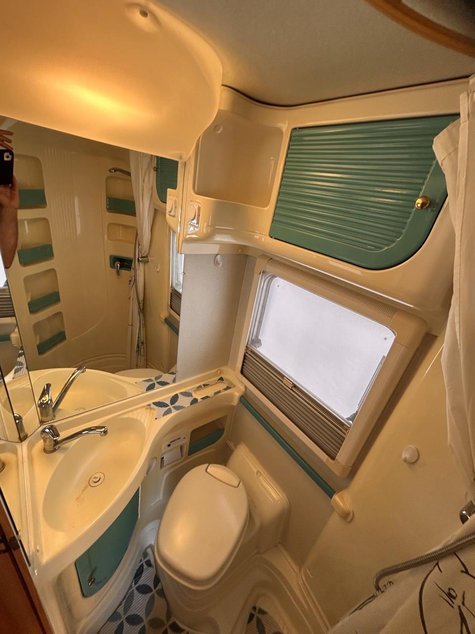 VERKOCHT camper  (2002) – Mercedes Sprinter – 6 slaapplaatsen – Instapklaar