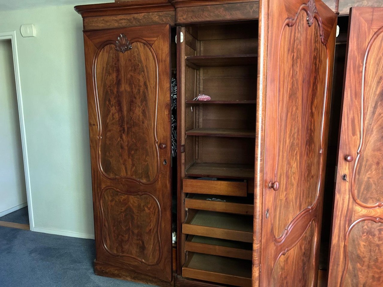 Mahoniehouten kast