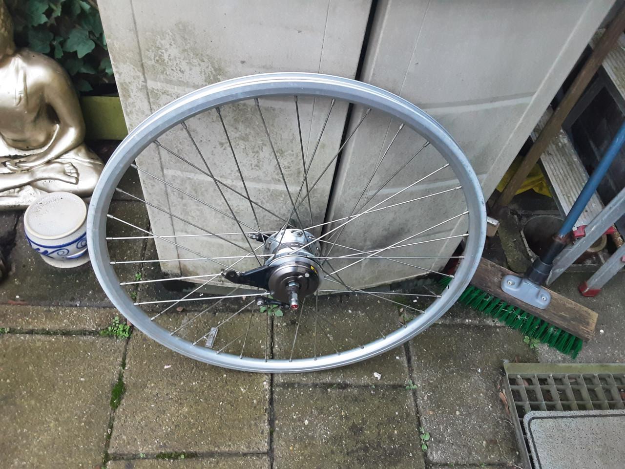 Gazelle 28 inch shimano nexus achterwiel, 7 speed,rollerbrake rem