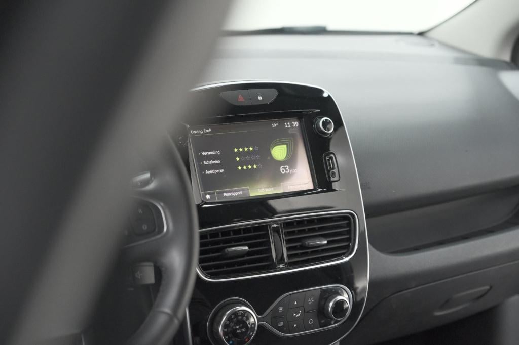 Renault Clio tce 90 limited | camera | navigatie | parkeersensoren | climat