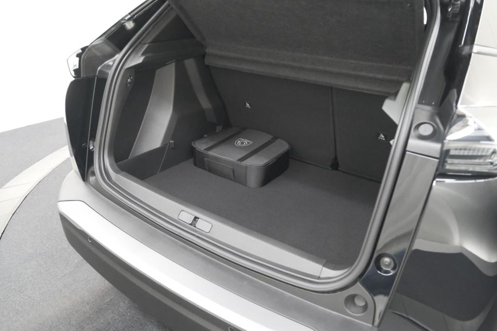Peugeot E-2008 ev allure 54 kwh | 11 kw lader | warmtepomp | apple carplay 