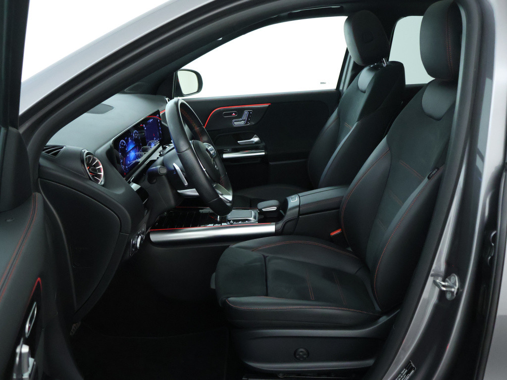 Mercedes-Benz Gla-klasse 180 business solution amg | sfeerverlichting | pan