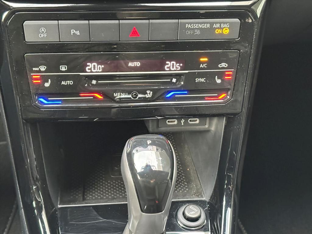 Volkswagen T-cross 1.0 tsi 116pk dsg-7 r-line| navi|led strip| app connect|