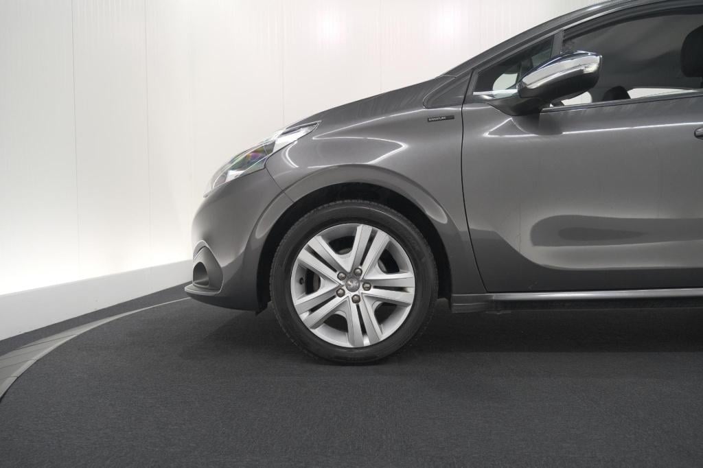 Peugeot 208 puretech 82 signature | parkeersensoren | apple carplay | navig