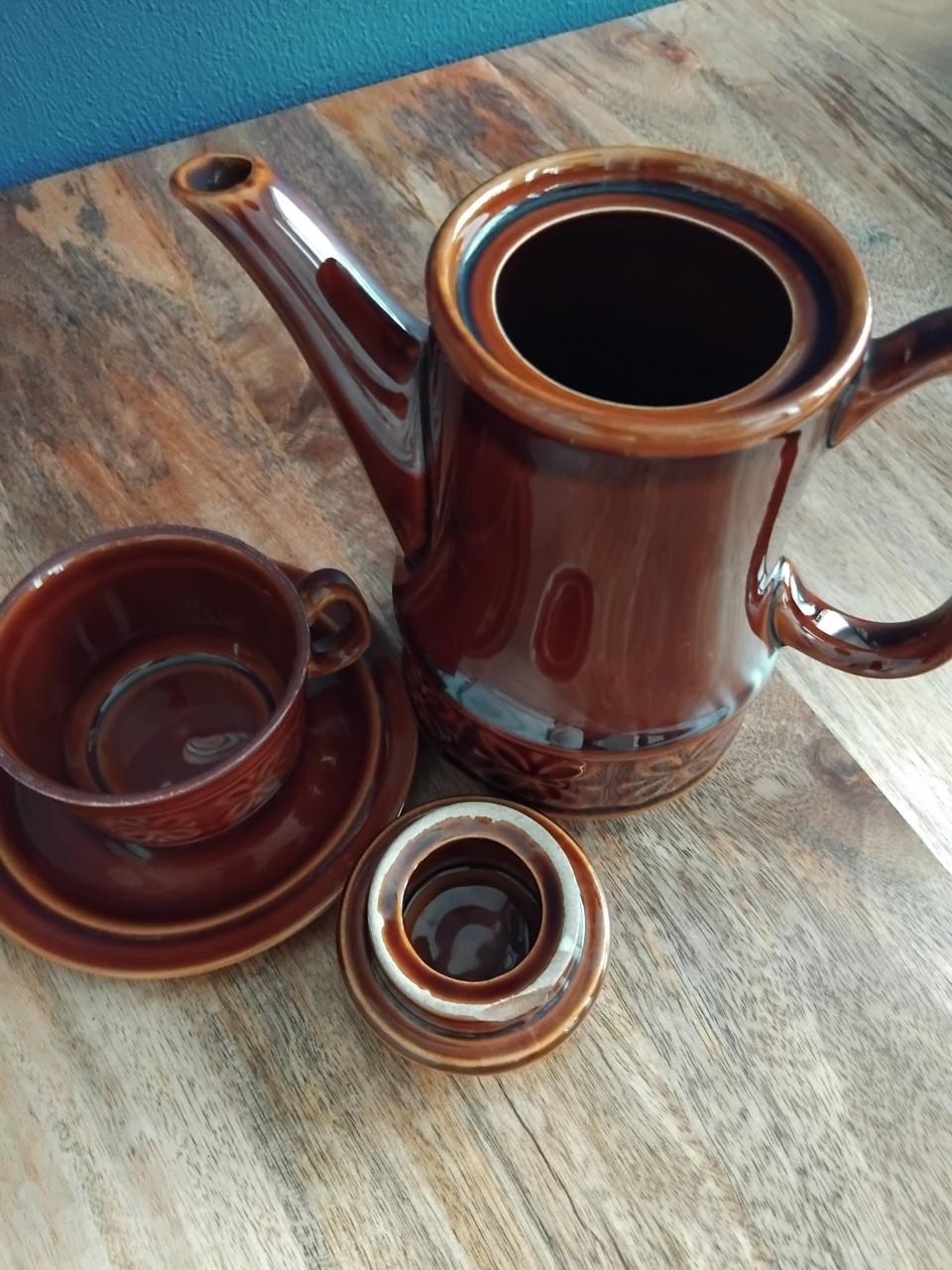 Vintage Theepot + Kop en schotel Colditz