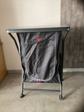Campingkastje hoog model