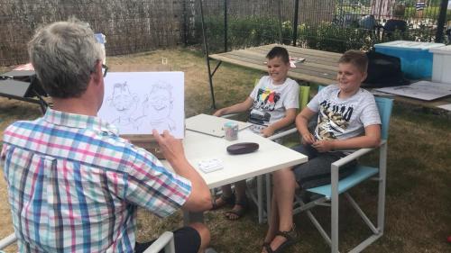 Leuk voor uw feest: laat karikaturen tekenen!