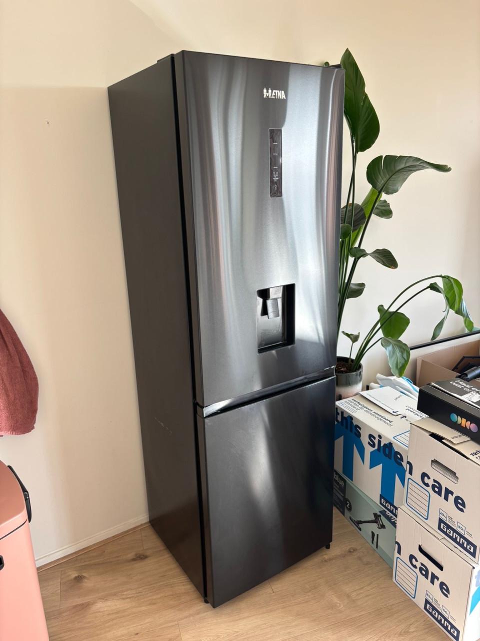 Etna koelkast met waterdispenser