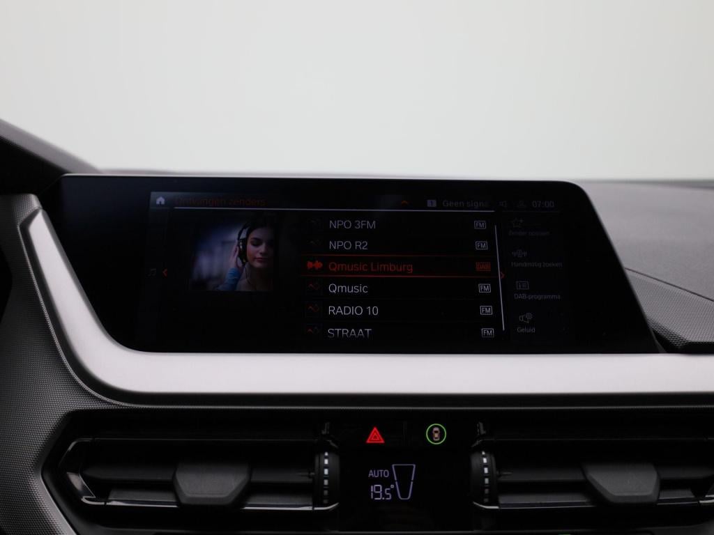 BMW 1 Serie 118i executive | navigatie | climate control | parkeer sensoren