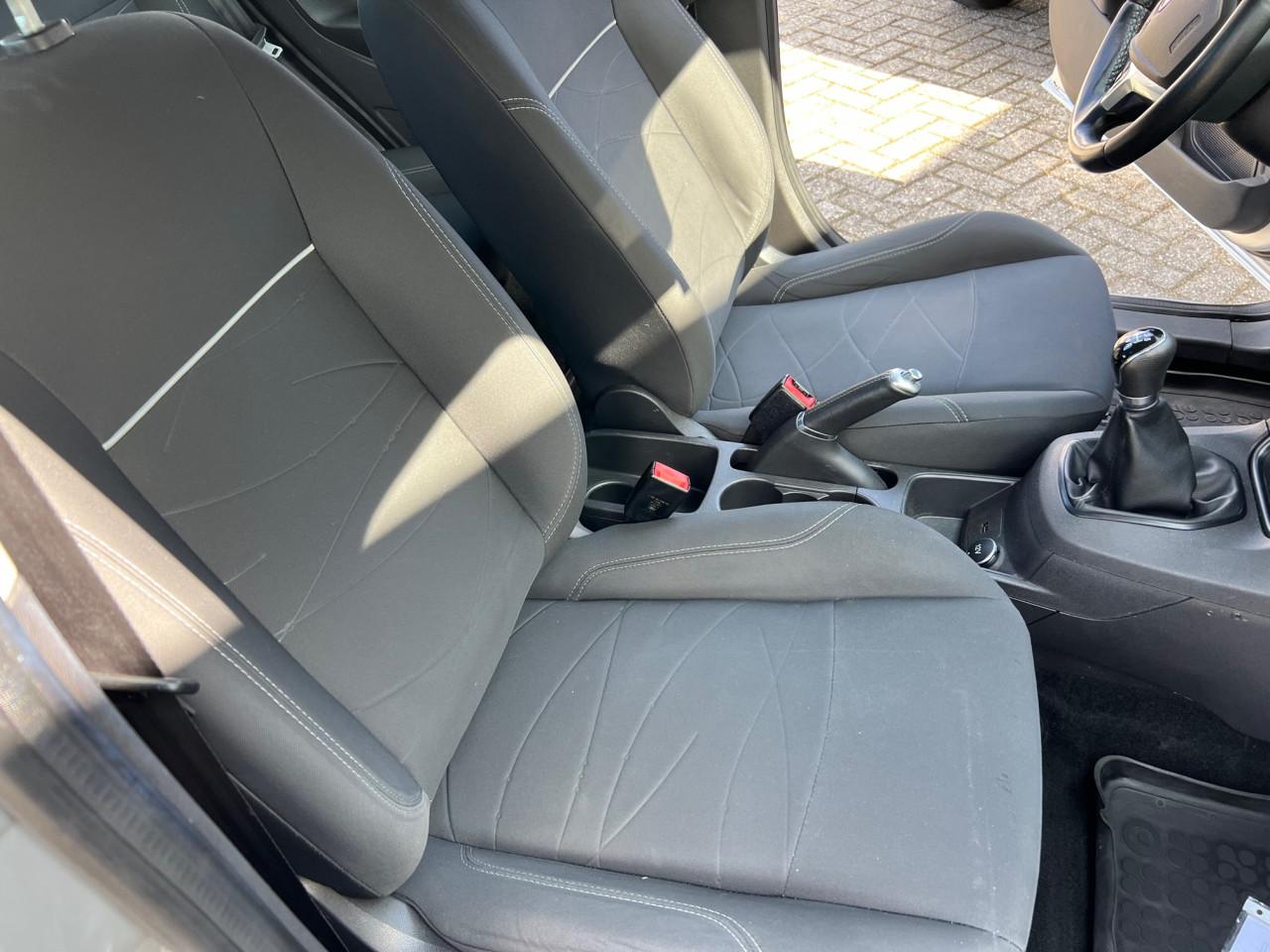 Keurige Ford Fiesta uit 2017 met slechts 71.000 km LED/Airco