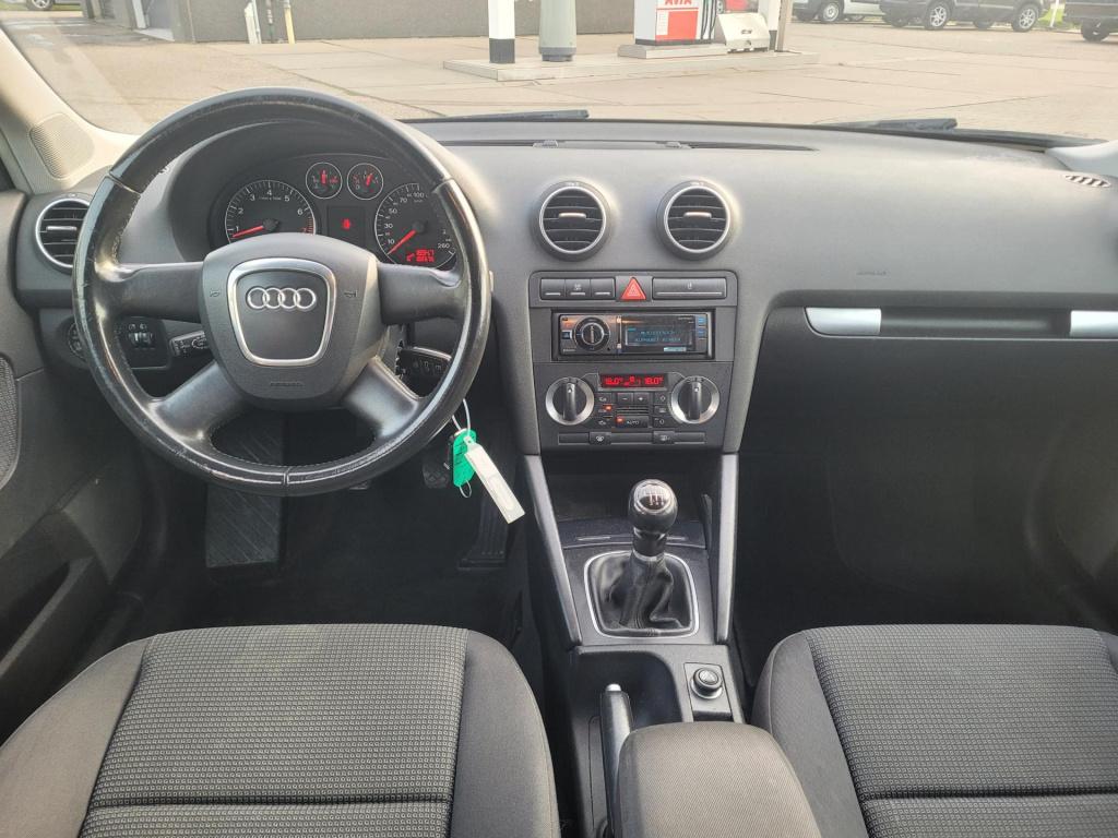 Audi A3 sportback 1.6 fsi attraction