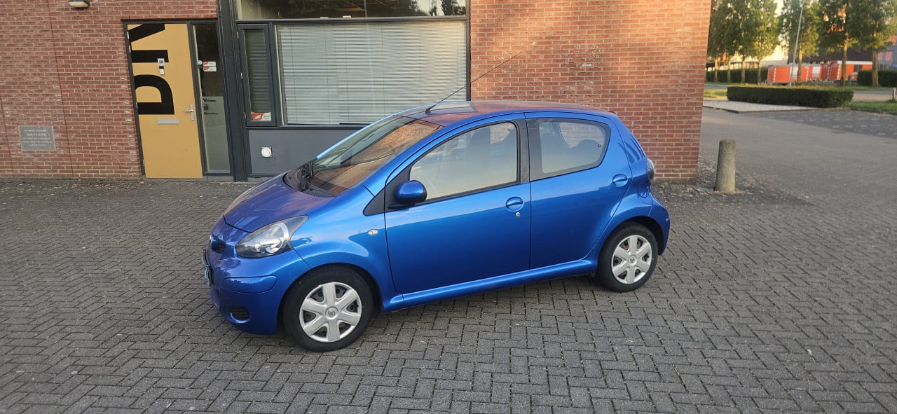 Zuinige TOYOTA AYGO 5drs 2011 / NL AUTO / NAP /