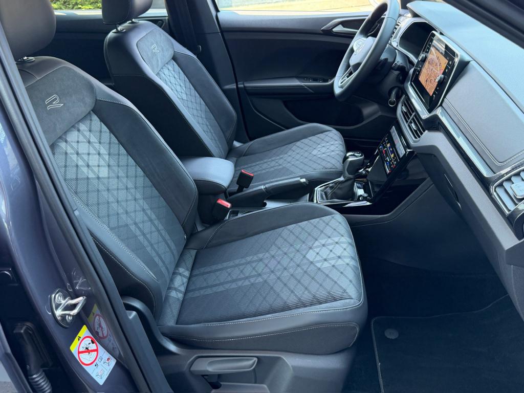 Volkswagen T-cross 1.5 tsi 150pk dsg r-line | camera | trekhaak | navi | iq