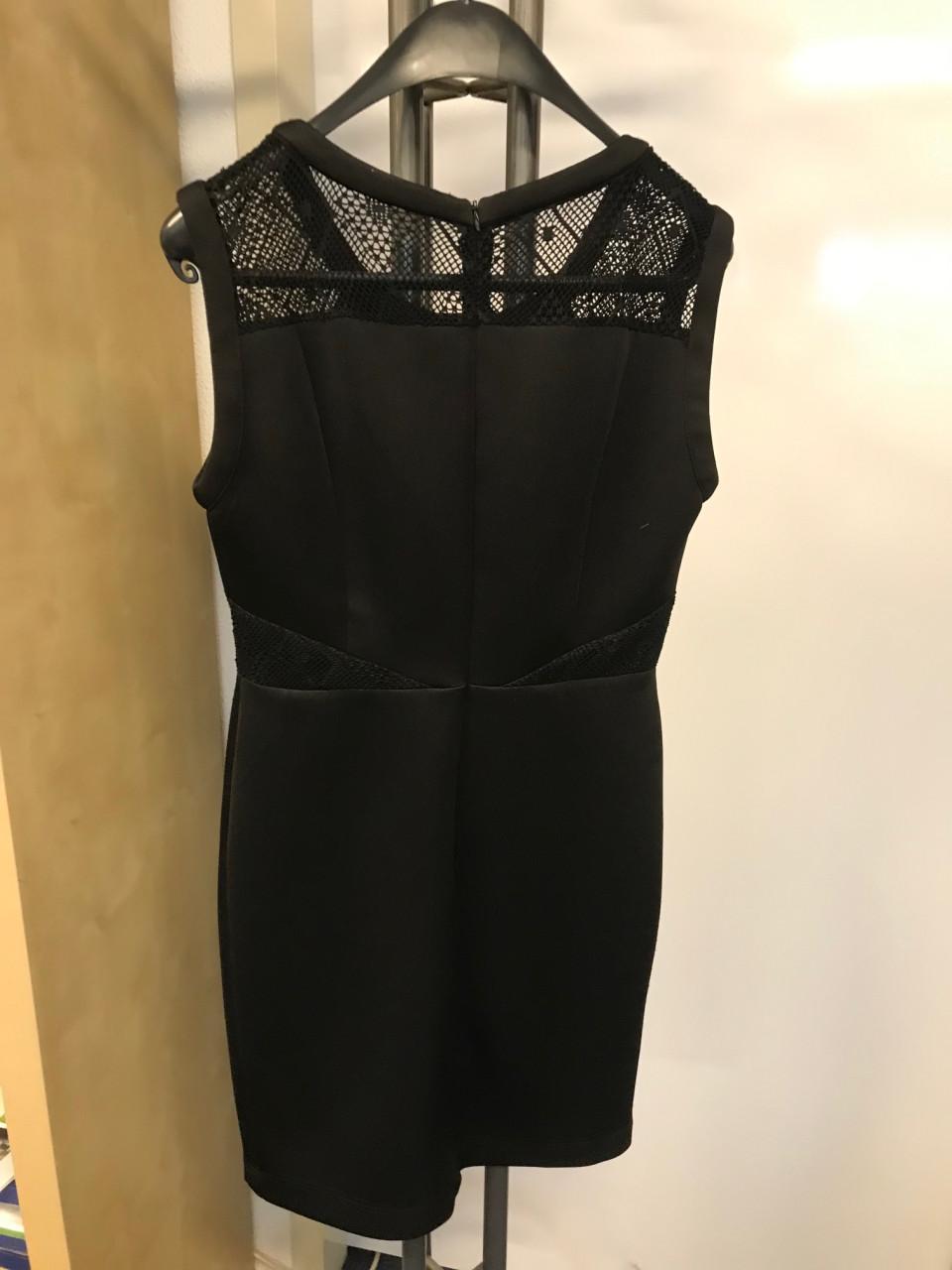 Jurkjes o.a. Nikkie Plessen en Josh V