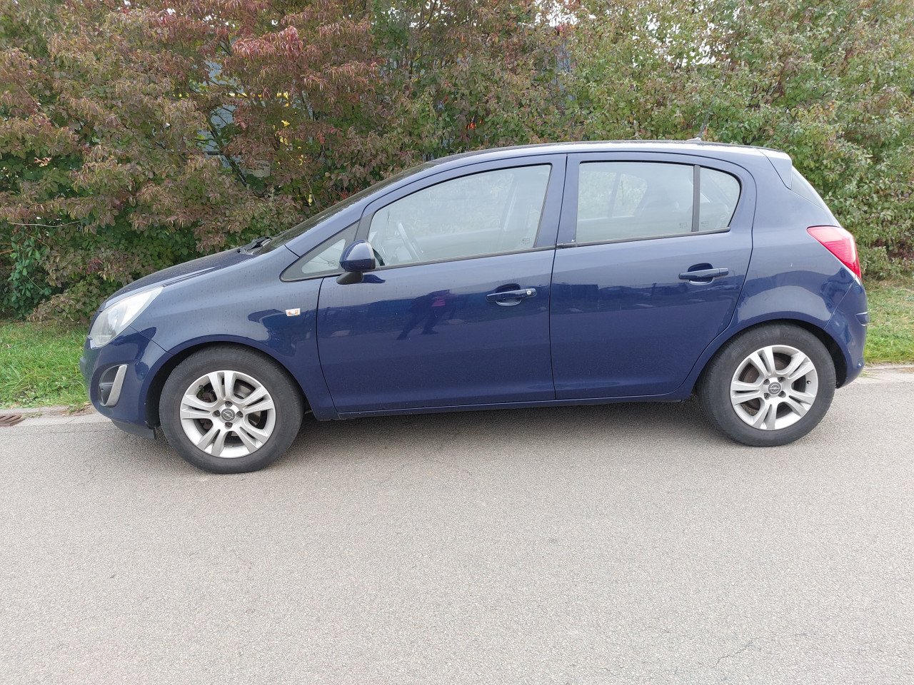 Opel corsa diesel bj 2013 2250 euro