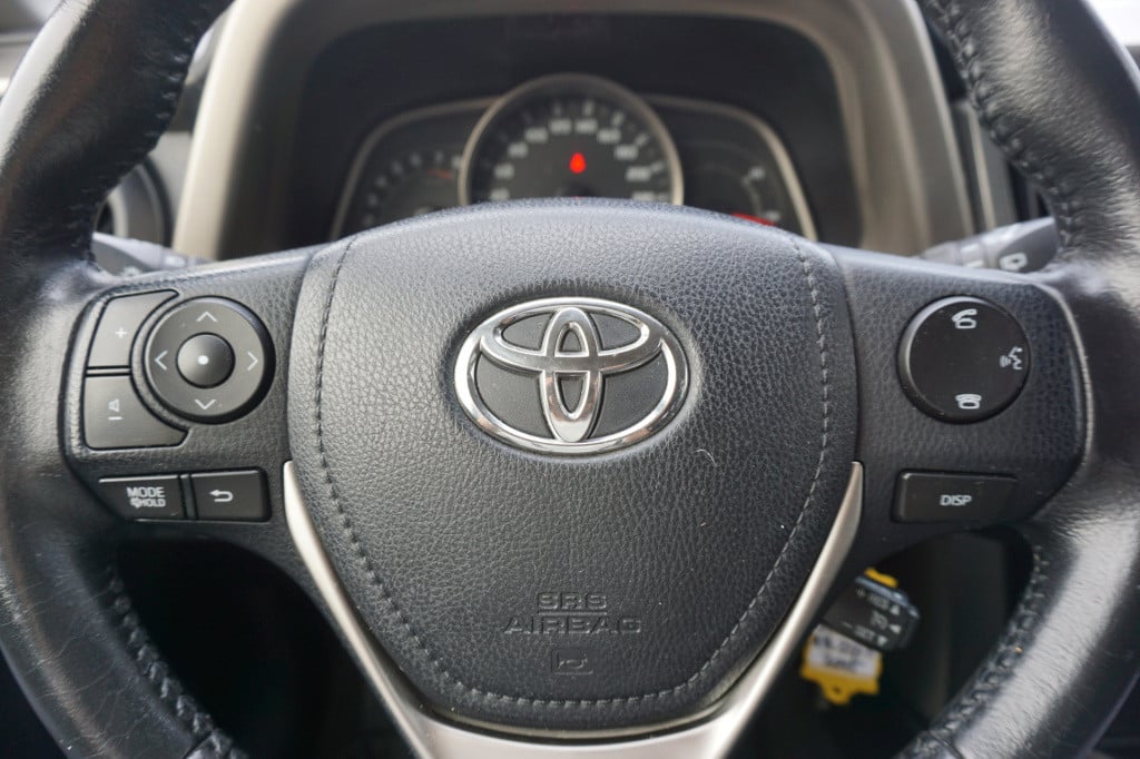 Toyota Rav4 2.0 dynamic 4wd - automaat- airco / navi / cruise / elektr. ram
