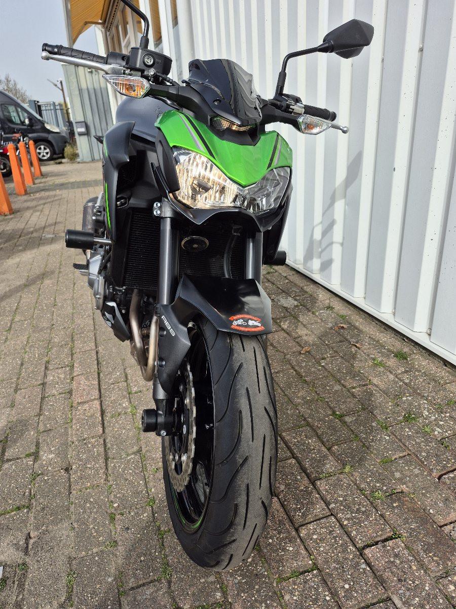Kawasaki Z900 Akrapovic uit 2019, stoere naked bike