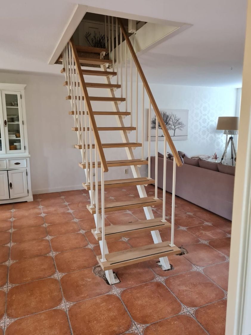Rechte trappen op maat – stijlvol, stevig & veelzijdig!