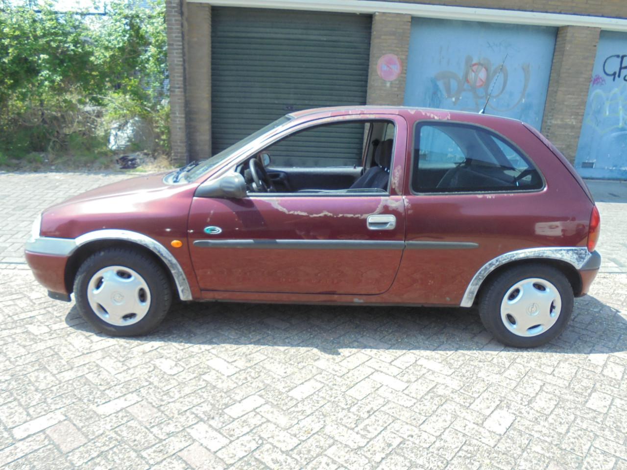 Corsa 1.4 Strada uit 1998 slechts 114.285 km met N.A.P Apk nieuw Juni 2026