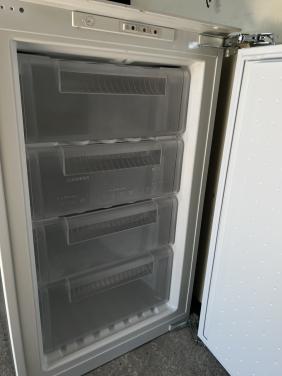 Siemens inbouw vrieskast 87x55 cm. Inhoud Vriezer 106 liter