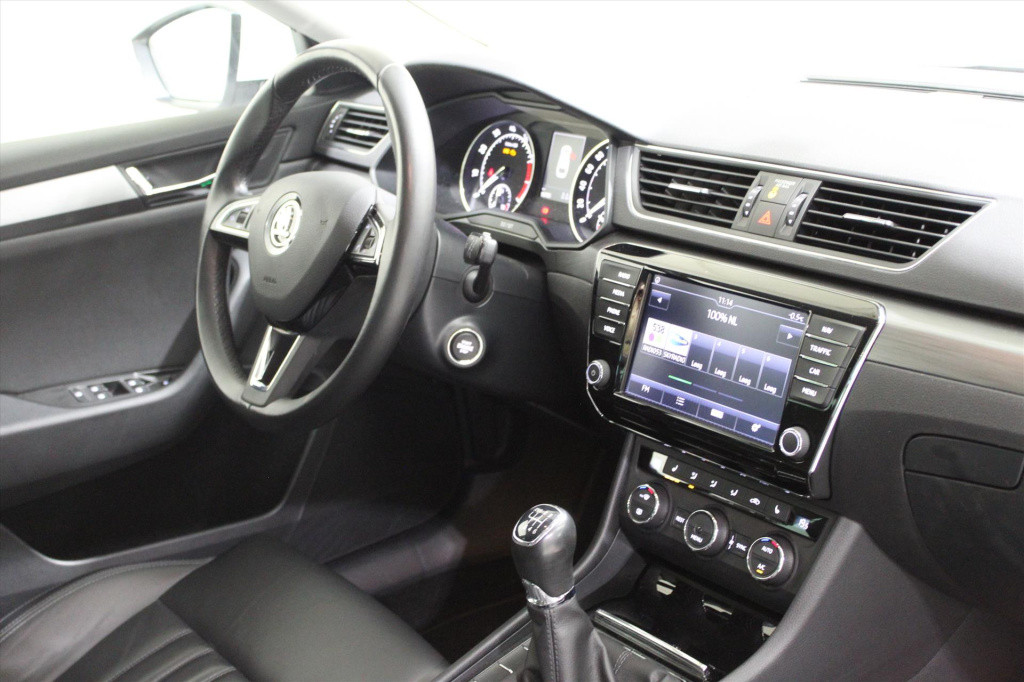 Skoda Superb combi style 1.4 tsi act