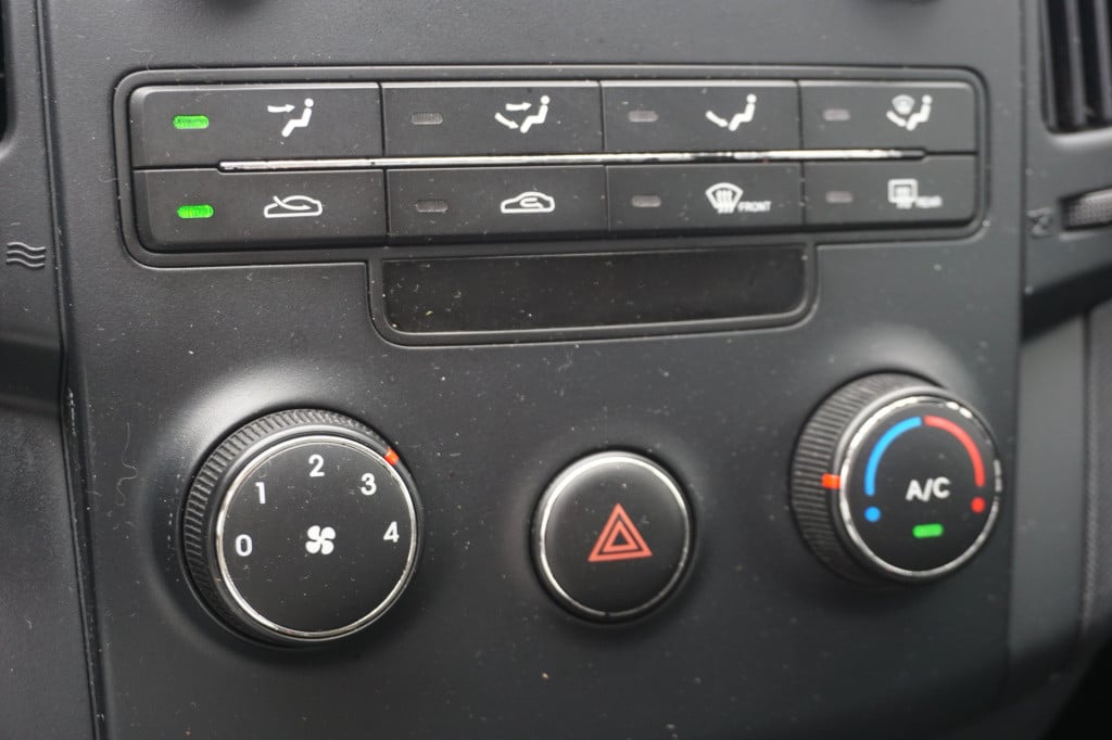 Hyundai I 30 1.4i active cool airco / elektr. ramen / parkeers. / cruise / 