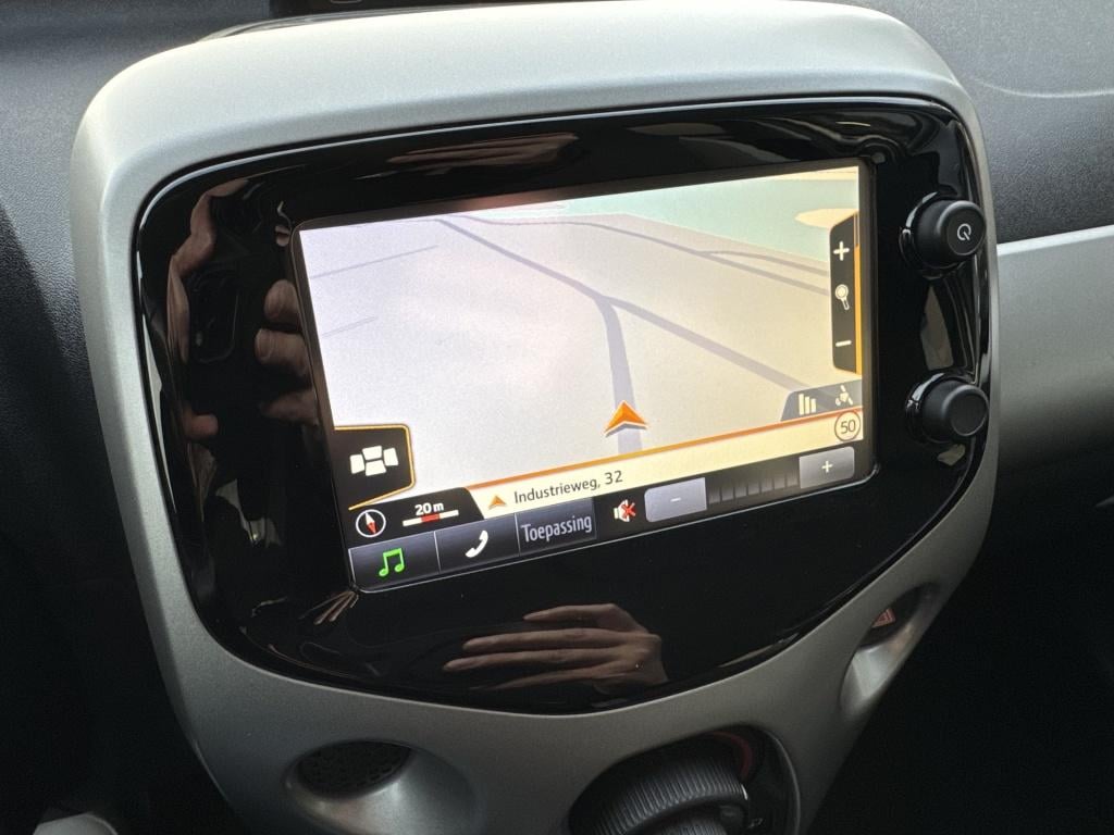 Toyota Aygo 1.0 vvt-i x-play | 1ste eigenaar | navi | apple carplay | achte