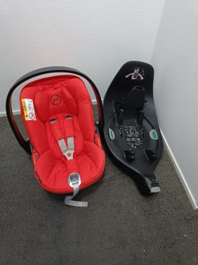 Cybex Cloud Z i-Size autostoel inc. Isofix base