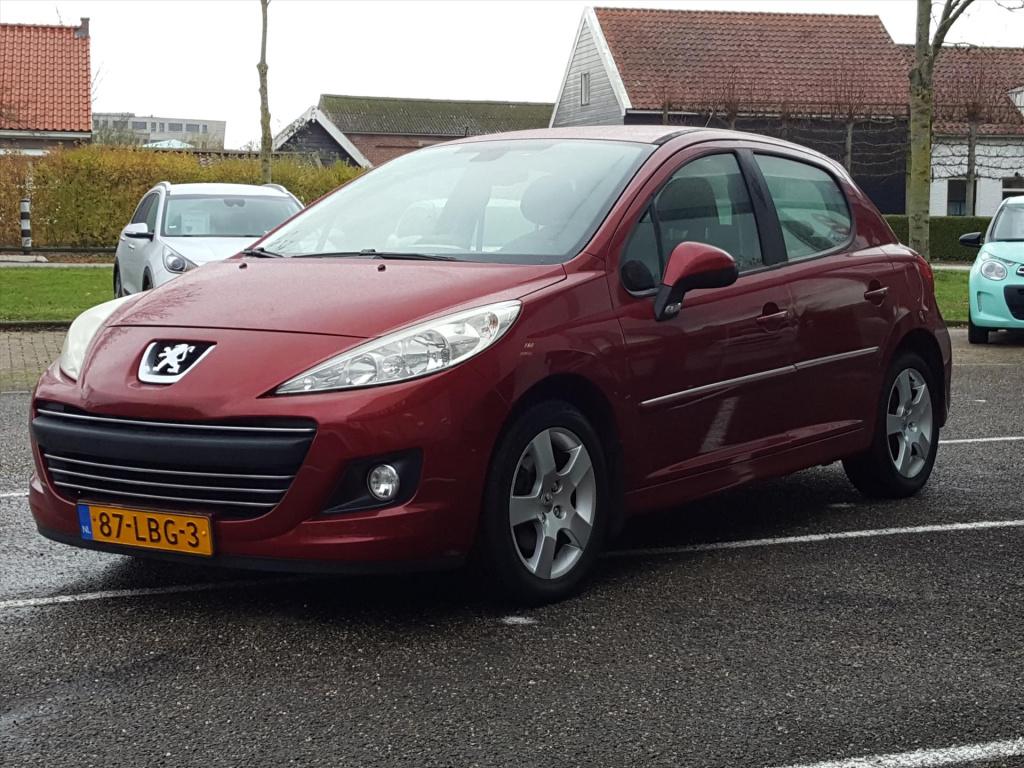 Peugeot 207 première 1.6-16v vti-120pk navigatie | cruise & climate control