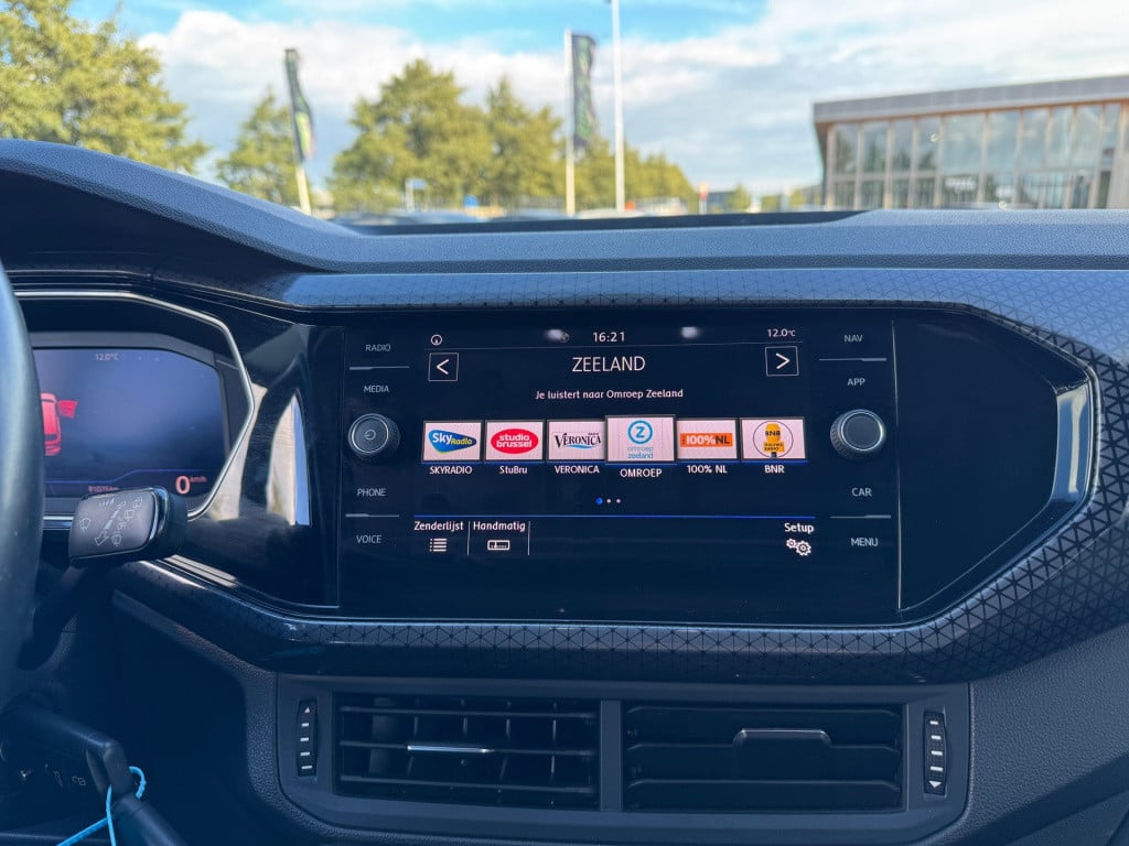 Volkswagen T-cross 1.0 tsi style * virtual cockpit * stoelverwarming * clim
