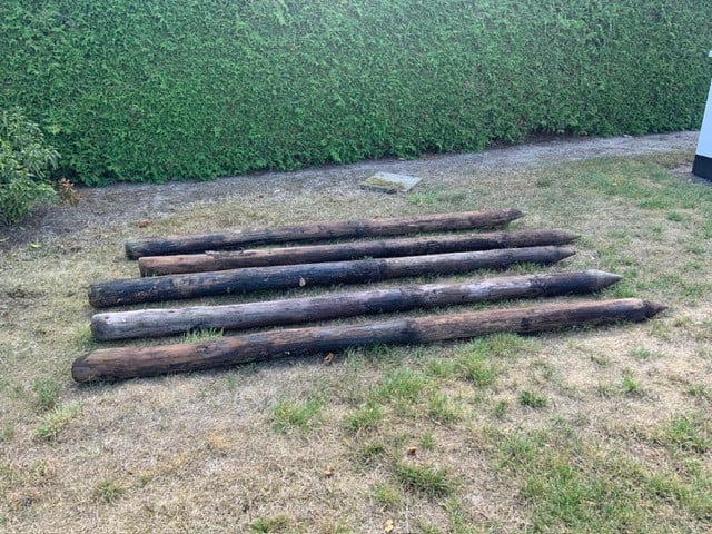 Te koop; palen weide hoekpalen dam damhek 5  palen 12cm doorsnee lengte 255