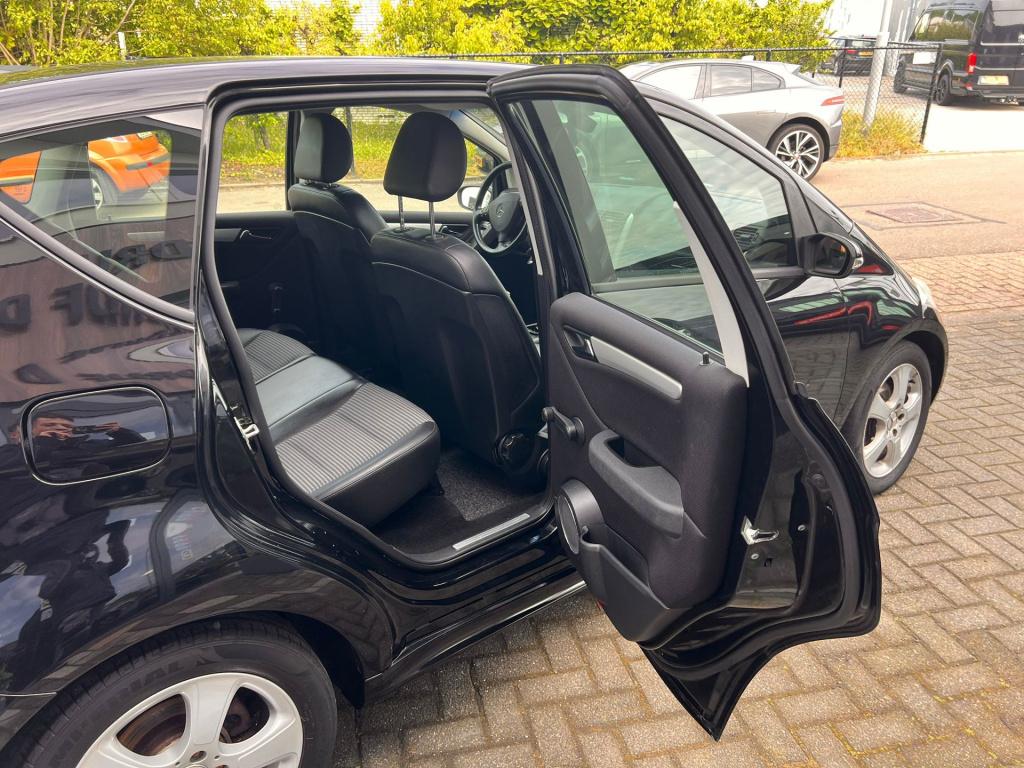 Mercedes-Benz A-Klasse 150 avantgarde meeneemprijs!