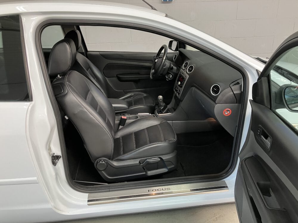 Ford Focus 2.0-16V Futura