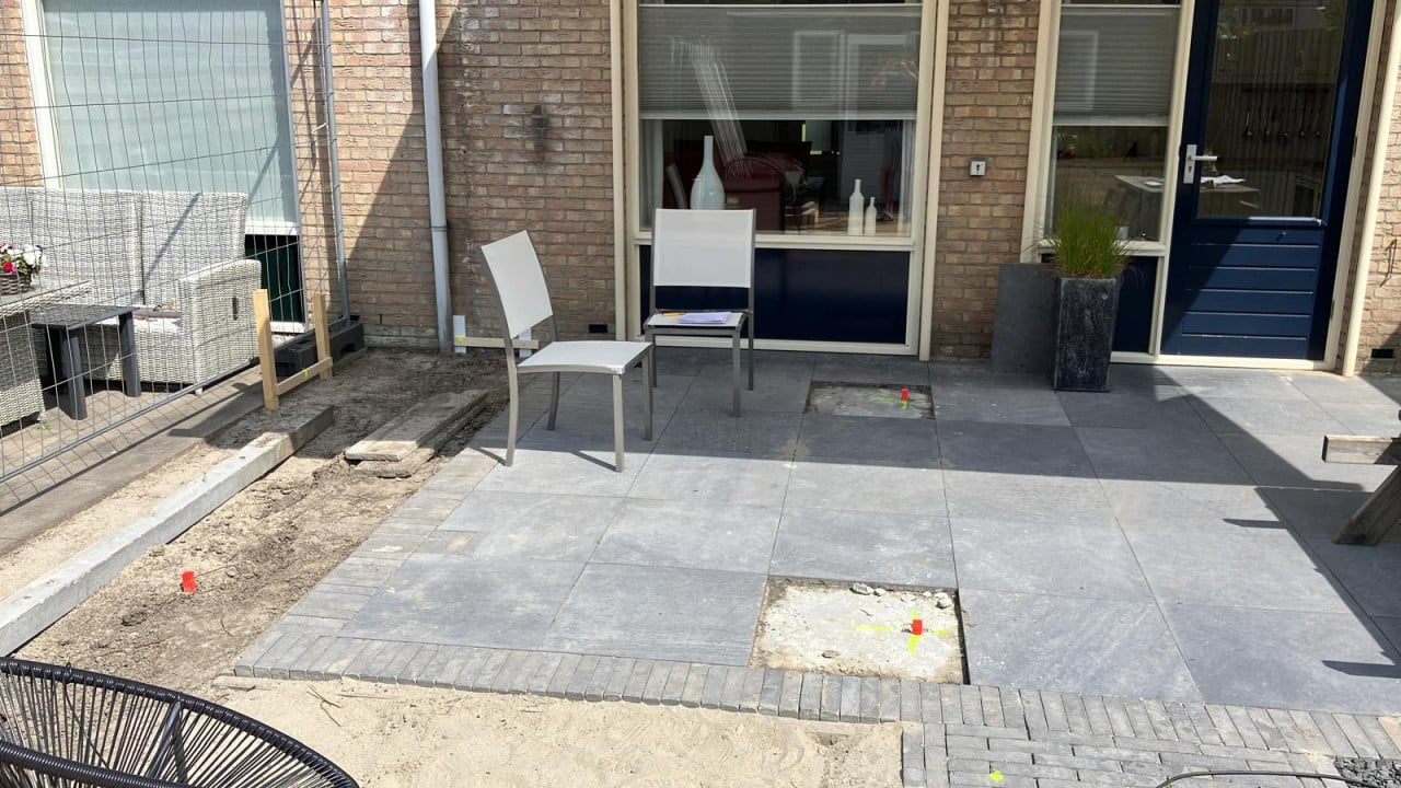 Elektrisch bediende rolluiken cremekleurig