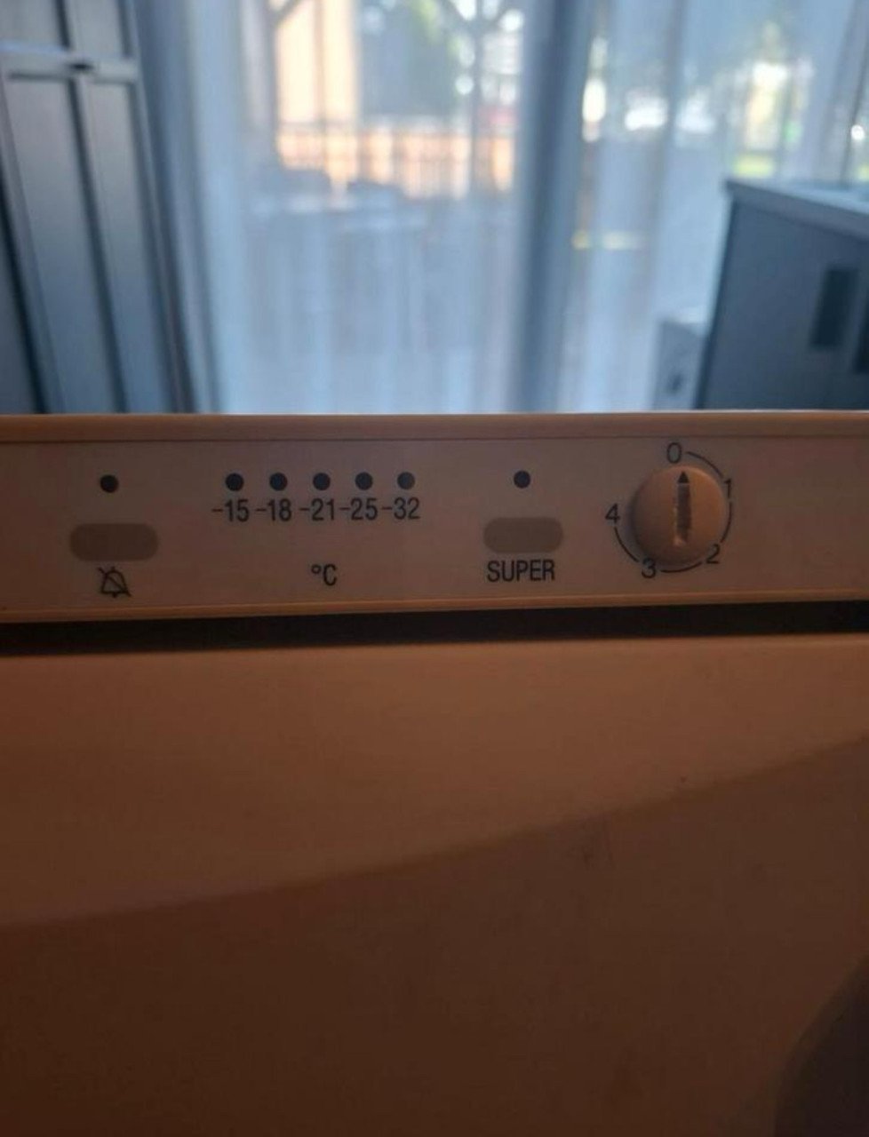 Miele 4 laden vrieskast inhoud Vriezer 141 liter 85x60 cm.
