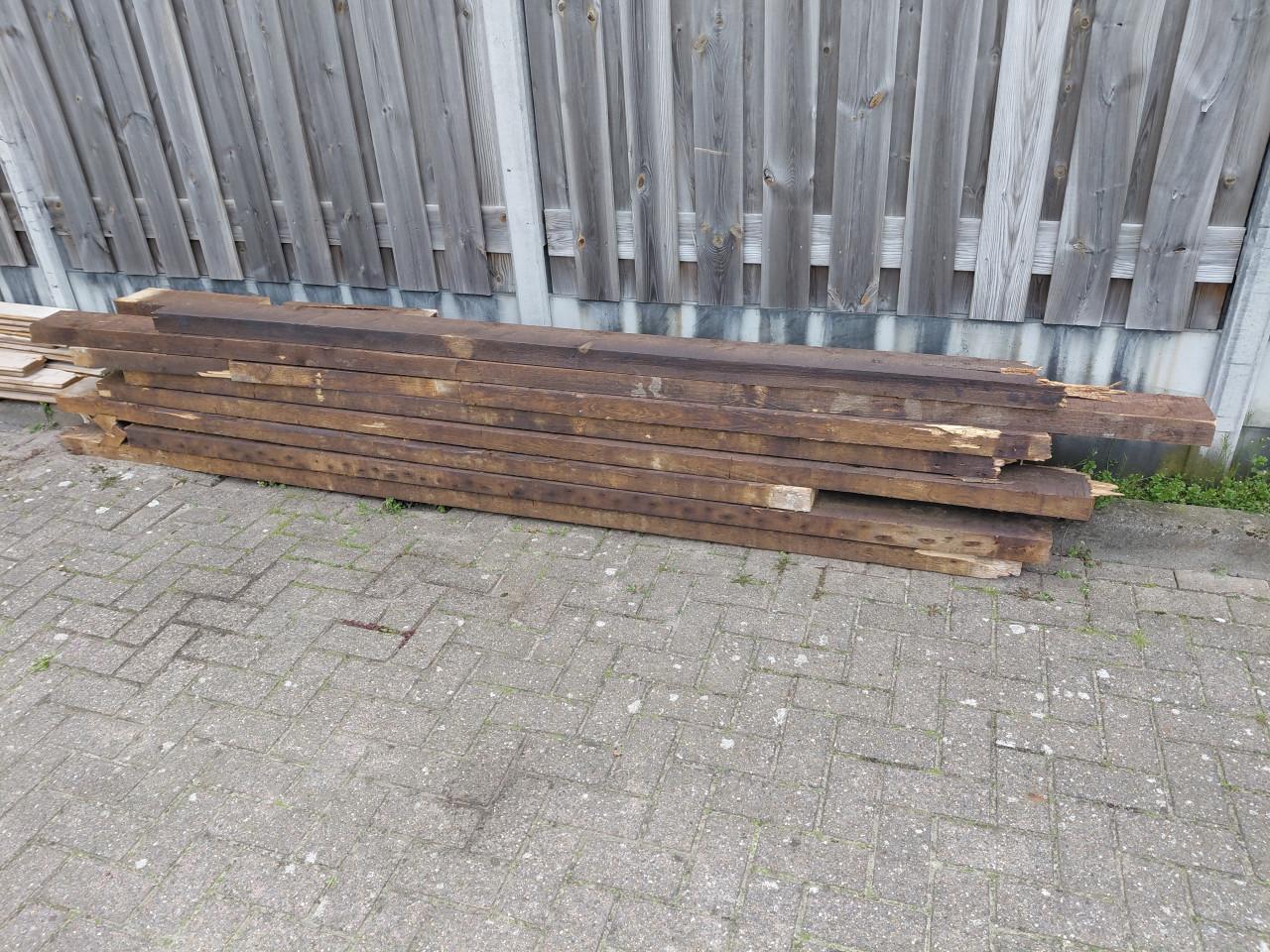 Vuren houten balken gebruikt