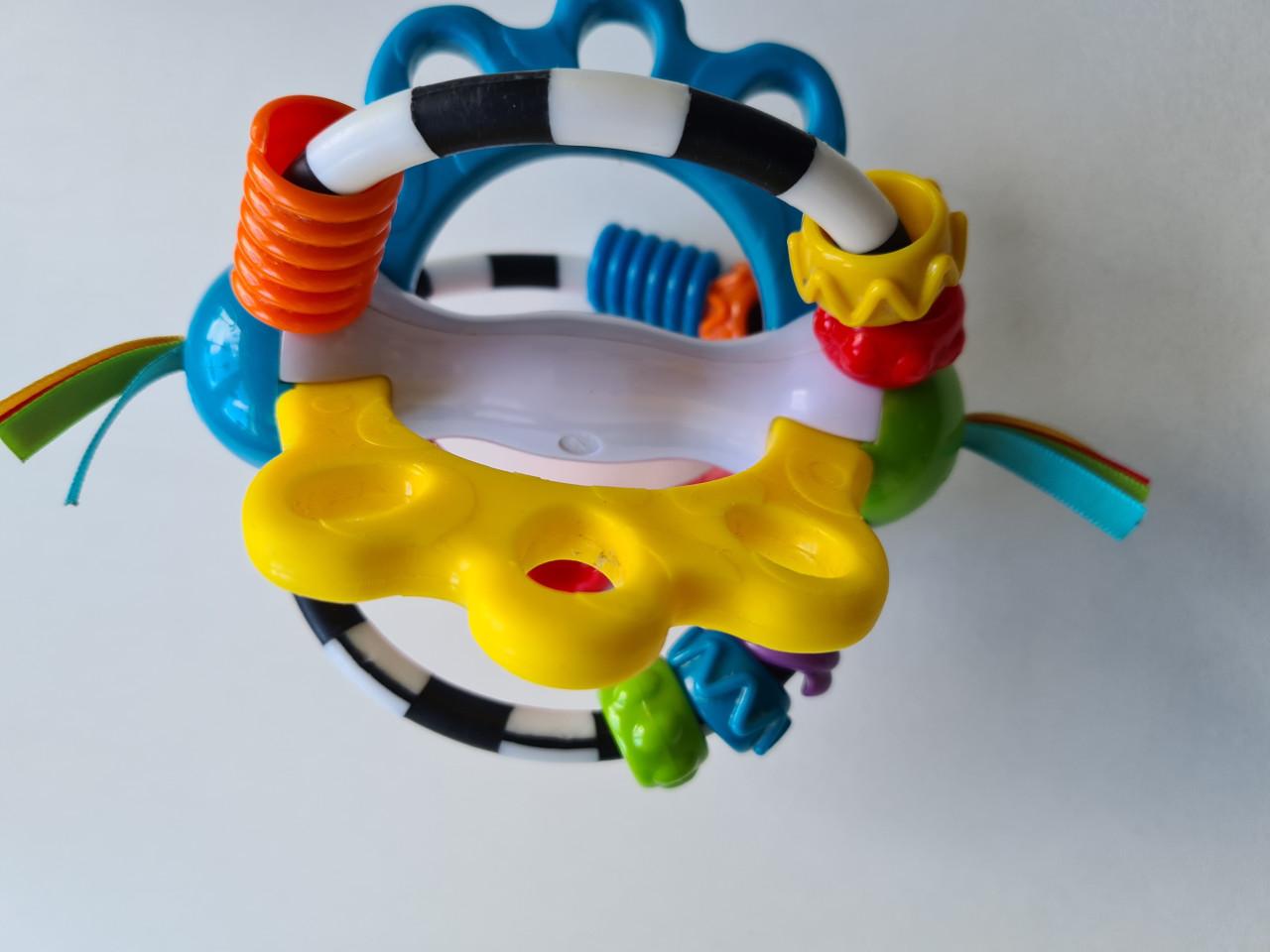 Playgro Explor-A-Ball rammelaar.