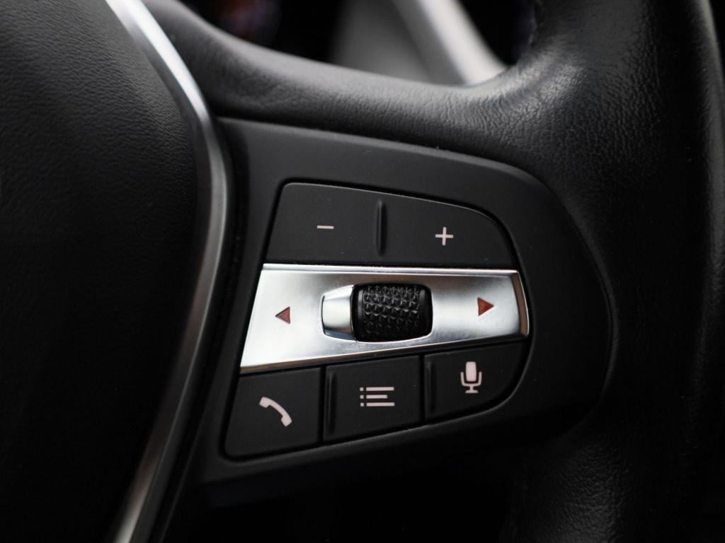 BMW 1 Serie 116i business edition | digitaal dashboard | keyless | stoelver