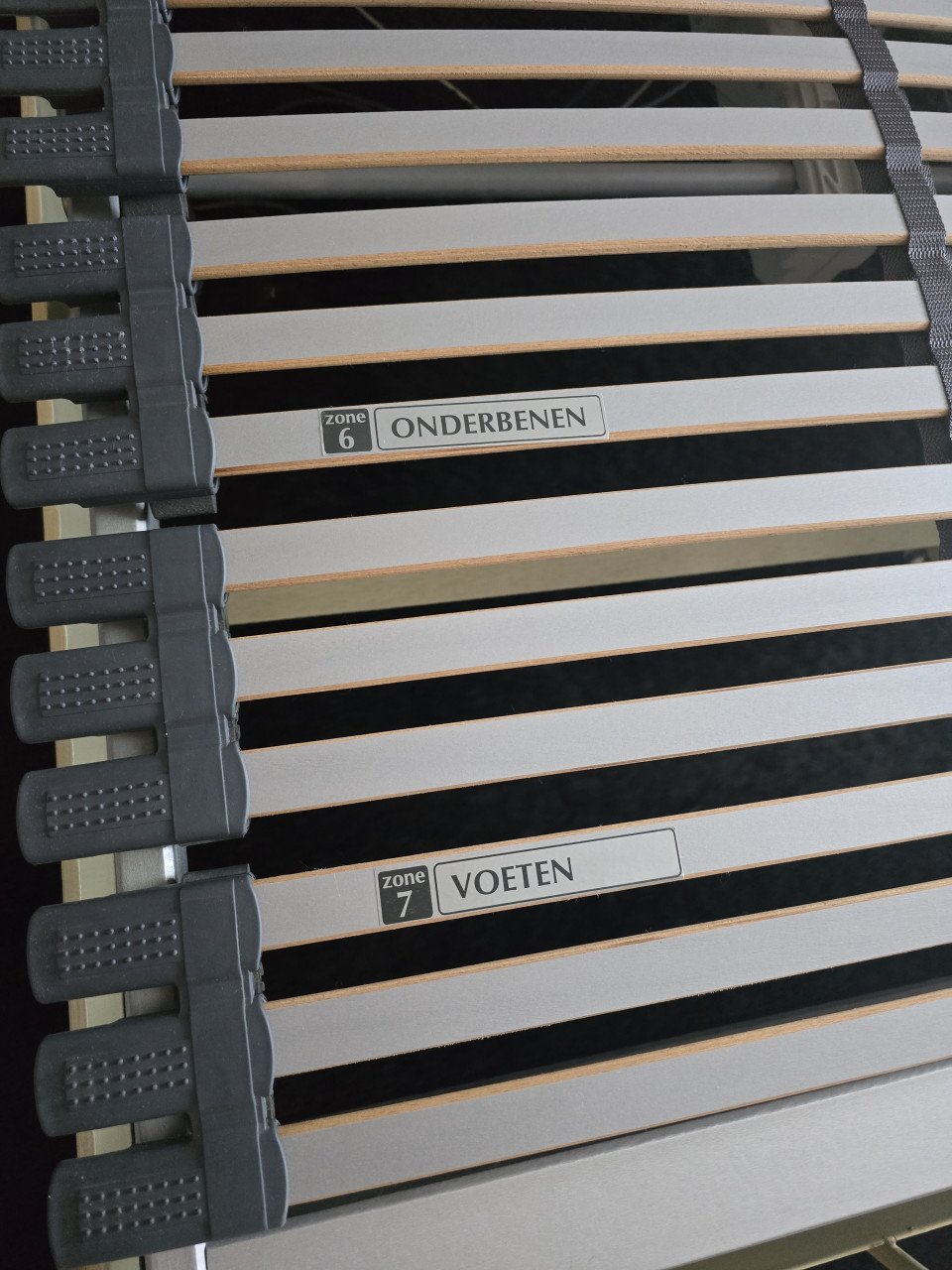 2 persoonsbed met elektrische verstelbare lattenbodems