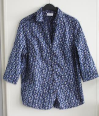 Donkerblauw met bloemen print blouse  maat 42