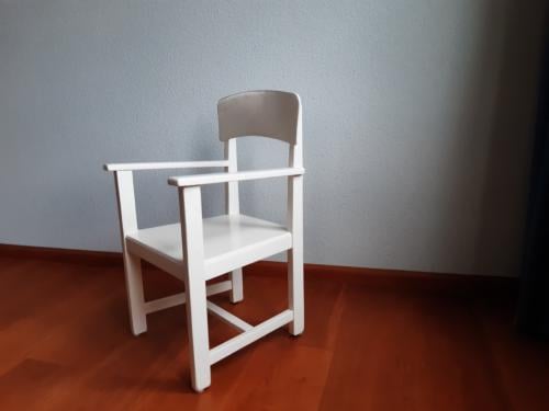 Kinderstoeltje met armleuningen