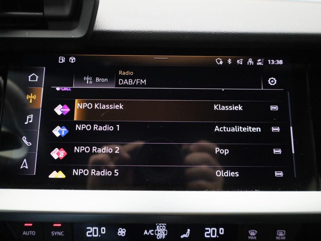 Audi A3 limousine 30 tfsi s edition | automaat | navigatie | vlak stuur | c