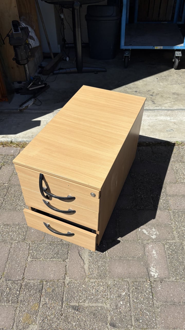 Ladeblok met pennenbak