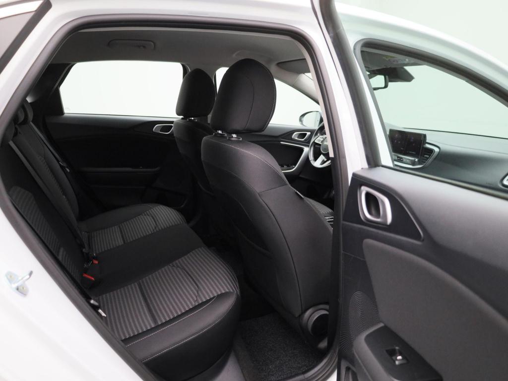 Kia Cee'd 1.0 t-gdi dynamicline | parkeer sensoren | navigatie | apple carp