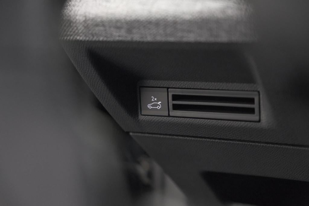 Peugeot 3008 hybrid 145 e-dcs6 gt | elektrische kofferklep | camera | adapt