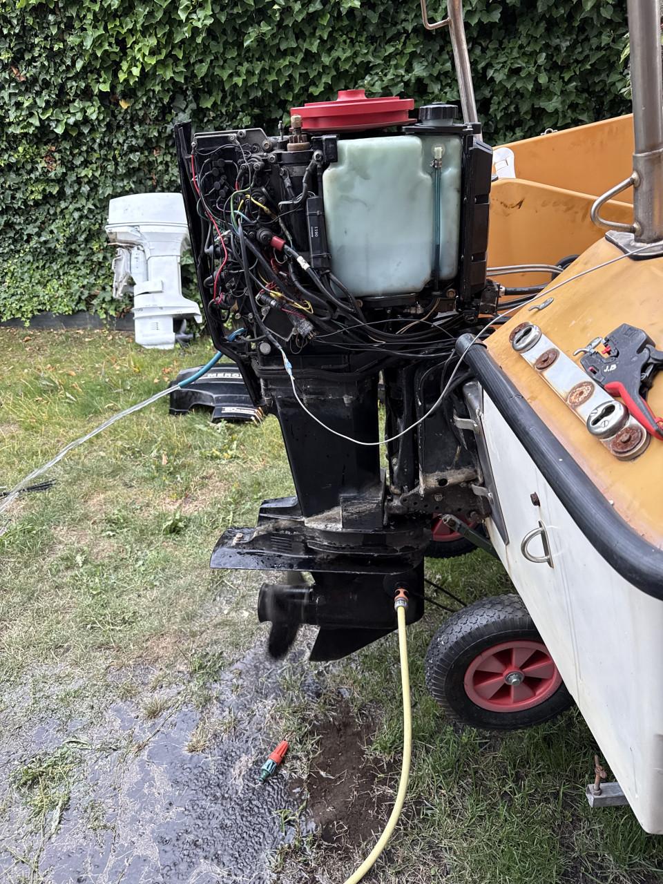 Mercury 80 pk 2 takt met powertrim