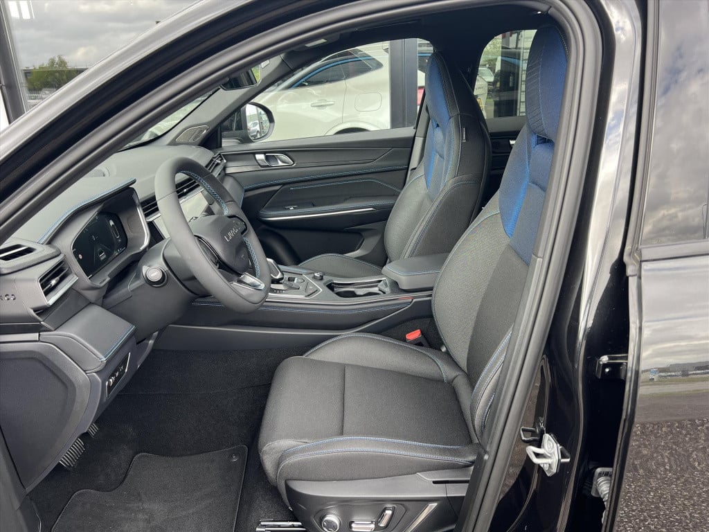 Lynk & Co 01 1.5 261pk plug in hybrid , ( komt 24 oktober binnen ) panodak 