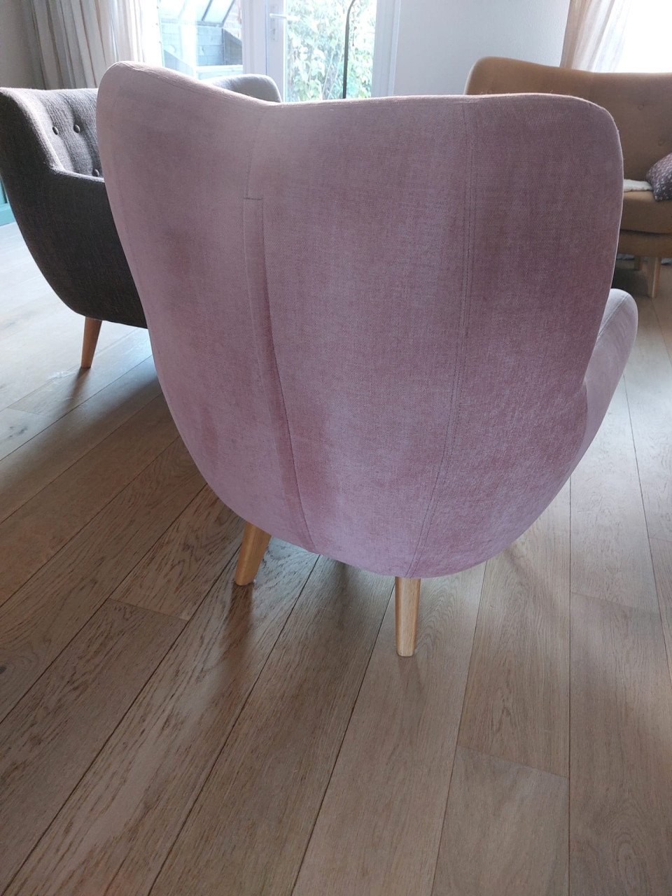 Roze fauteuil