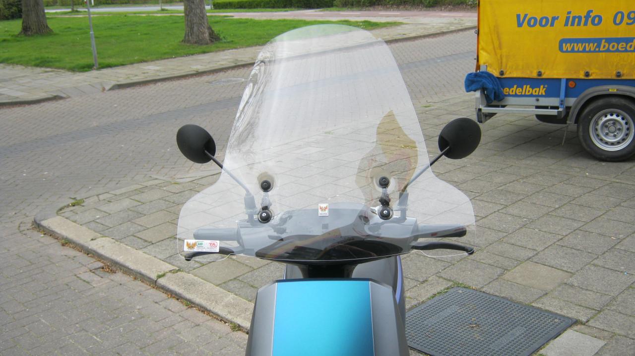 TE KOOP ECOOTER  E2 UIT 2022   MET 2240 KM OP DE TELLER  950 EURO