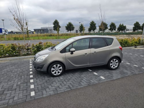 Opel Meriva b
